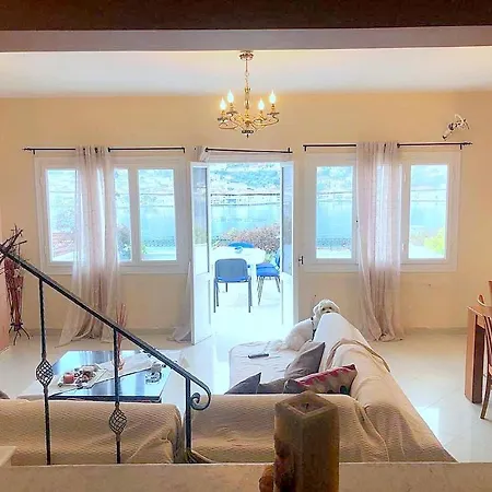 Iliada Luxury House *